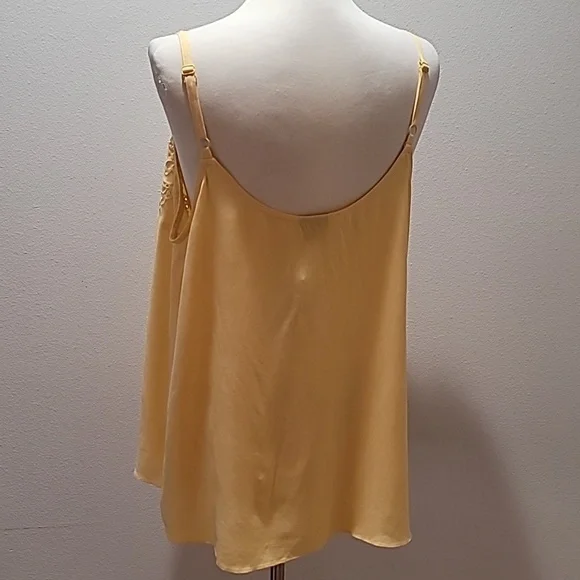 TORRID YELLOW TANK TOP EMBROIDERED EYELET CAMISOLE SLEEVELESS V NECK BLOUSE 1X - Picture 11 of 12